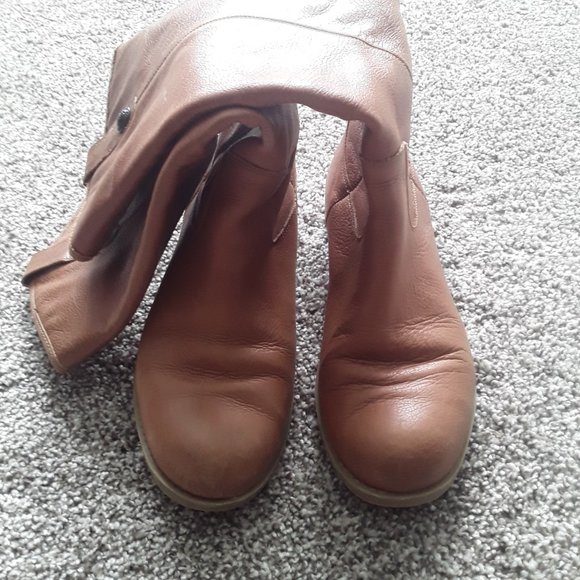 Women's Boots - Size 8 - Picture 3 of 6